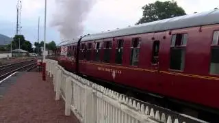 Aviemore HD-The Strathspey Railway steam no.828 and coaches departs for Broomhill