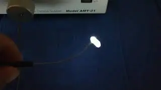 Lighted scleral depressor