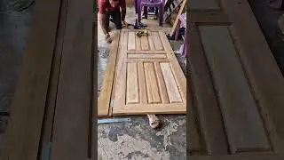parafusado a porta