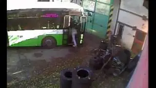Řidič si mysl&iacute;, že ho nikdo nevid&iacute; - ČSAD HAV&Iacute;ŘOV!!!