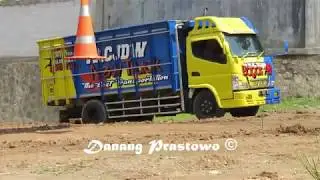 Land Mine Carrier Truck And Excavator SUMITOMO SH210