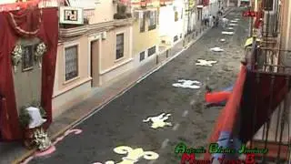 Exornando la c/ Botica por la salida extraordinaria en 2007 de la Virgen de Valme