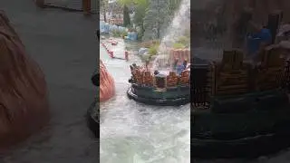 🔵People Getting Wet In This Ride😂 #shorts #subscribe #trending #viralshorts #viral #jacobandabby