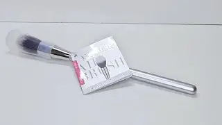 IT Brushes for Ulta Airbrush Flawless Highlight Brush #140.