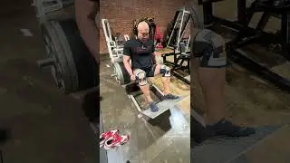 The road to pro chronicles | Leg day @ Colonial iron Gym 