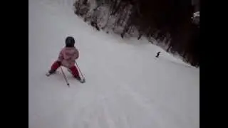 Sheylin skiing down Balmberg - Sheylin f&auml;hrt Ski auf unserem Hausberg Balmberg