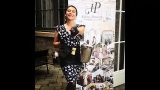 Roving Oyster Service - The Oyster Girls