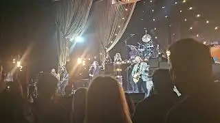 Black Crowes, April 2 2024.  Grand ol opry encore