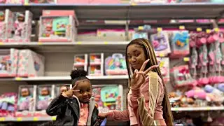 Come Grocery Shopping With Us! | Vlogmas Day 4