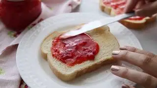 How to Make Strawberry Freezer Jam