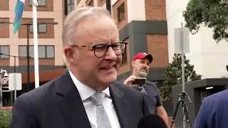 Australian prime minister visits Bondi shooting hero in hospital | REUTERS
