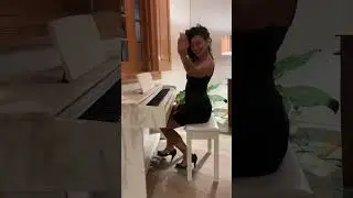 Hermosa Mexicana canta 