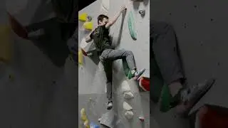 Pete powering through the BOTW at CRG Stoneham  #bouldering #rockclimbing #goclimb