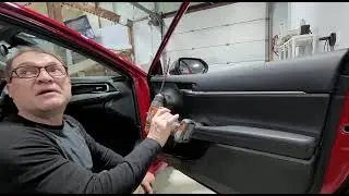 How to deal with any auto door panel to remove the seal.