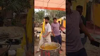 शादी में हलवाई के दबदबा 🧐 #shorts #funny #comedy #praveenbabu #anilbabu #viral #youtubeshorts
