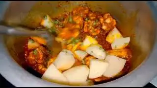 #ChilliDalAurChickenkaSalan
Chilli Daal Aur 🐔 Chicken Ka Salan Recipe In Hindi