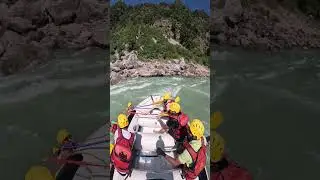 #rafting #gangariver #rishikesh #raftingadventure