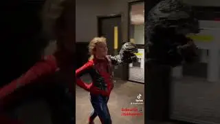 Bringing Venom to the Movies - Venom Puppet Cosplay Spiderman