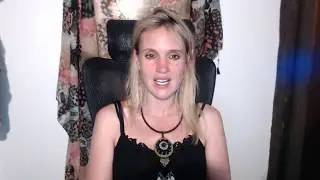 @LisaCairns   - Lisa is not Enlightened/ Falling out of my eyes (12 July 2017)#nonduality #oneness
