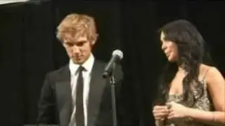 AlexPettyfer & VanessaHudgens 2.