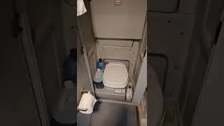 Winnebago Rialta 22QD interior