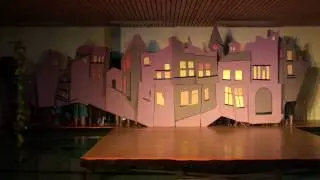 Aufbau der Stadtkulisse (Schule Beatenberg)