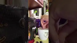 Mixing Delgada Coffee and Instant Iaso tea