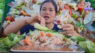 ยำแมงกะพรุนไข่มุกกรุบกรอบ