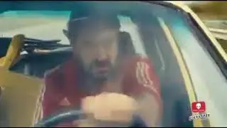 kapıyı kıran senmisin çılgın araba sürücüsü