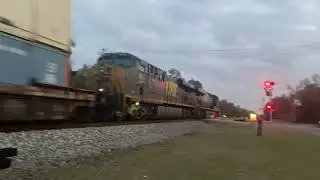 CSX SB intermodal passing Folkston, GA