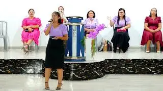 Cantora Karol  / Louvor.