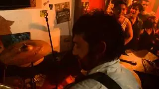 2  MINUTOS EN KRUGER ROCK BAR (CANCION DE AMOR -  CERVEZA)