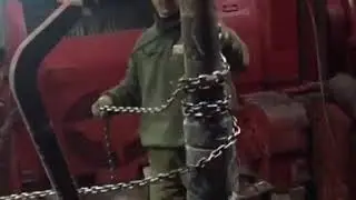 Making connection using a spinning chain