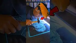 Ele come&ccedil;ou a quebrar o vidro e o final me chocou! 😱