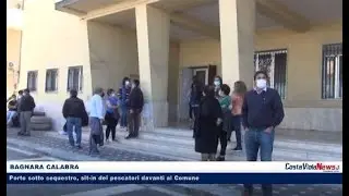 BAGNARA CALABRA Porto sotto sequestro, sit in dei pescatori davanti al Comune