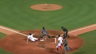 ARI@BOS: Pedroia opens scoring with single to right