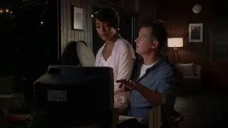 9-1-1 5x09 - Athena and Bobby look at old security footage of a casino robbery