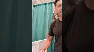 Meeting Jon Bernthal 💀🤘 Fast chat while Signing My Punisher Pic #jonbernthal#thepunisher