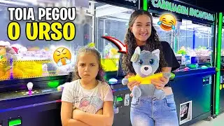 ANA N&Atilde;O CONSEGUiU PEGAR O URSO E FiCOU COM RAiVA 😂
