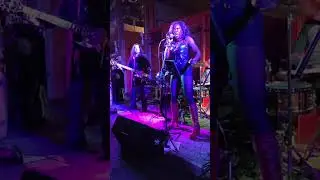 Debo Ray and her Band of Bros - Heartbreaker