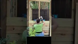 Я использовал штакетник для забора в качестве сайдинга для сарая, и вот что получилось! #шорты