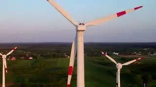 Bliskie spotkania z wiatrakami ; )  elektrownie wiatrowe Grochowe (z drona)