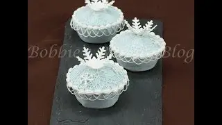 Snowflake Cupcakes with Royal Icing String Work