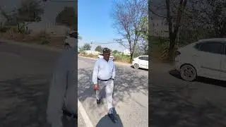 Друзья, автомобиль попал в аварию на участке дороги между Ревари и Махендгархом.