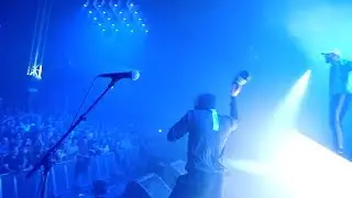 Killer Kamal verstoort Lowlands show San Holo met 10 slippers