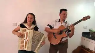 Cantando a música Ginete da Fronteira! Thamiris Morais Gaiteira