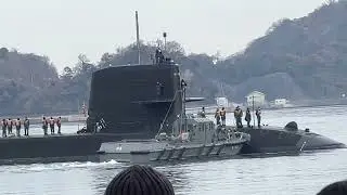 艦これの提督さん達が注目する中、潜水艦、出港‼️海上自衛隊　横須賀基地　ヴェルニー公園にて☺️