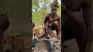Хадзабе жарят и едят мясо обезьяны. Смотрите полный документальный фильм на моем канале #hadzabet...