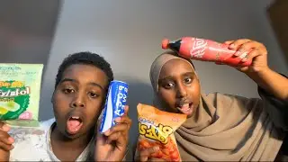 TRYING KOREAN SNACKS!! * gone wrong *