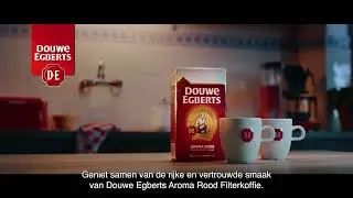 Geniet samen van de rijke en vertrouwde smaak van Douwe Egberts Aroma Rood filterkoffie